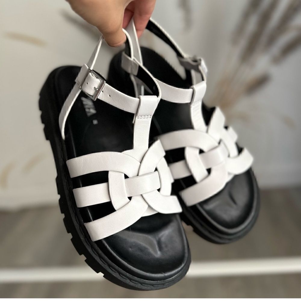 ZARA FLAT LEATHER CAGE SANDALS WITH TRACK SOLE